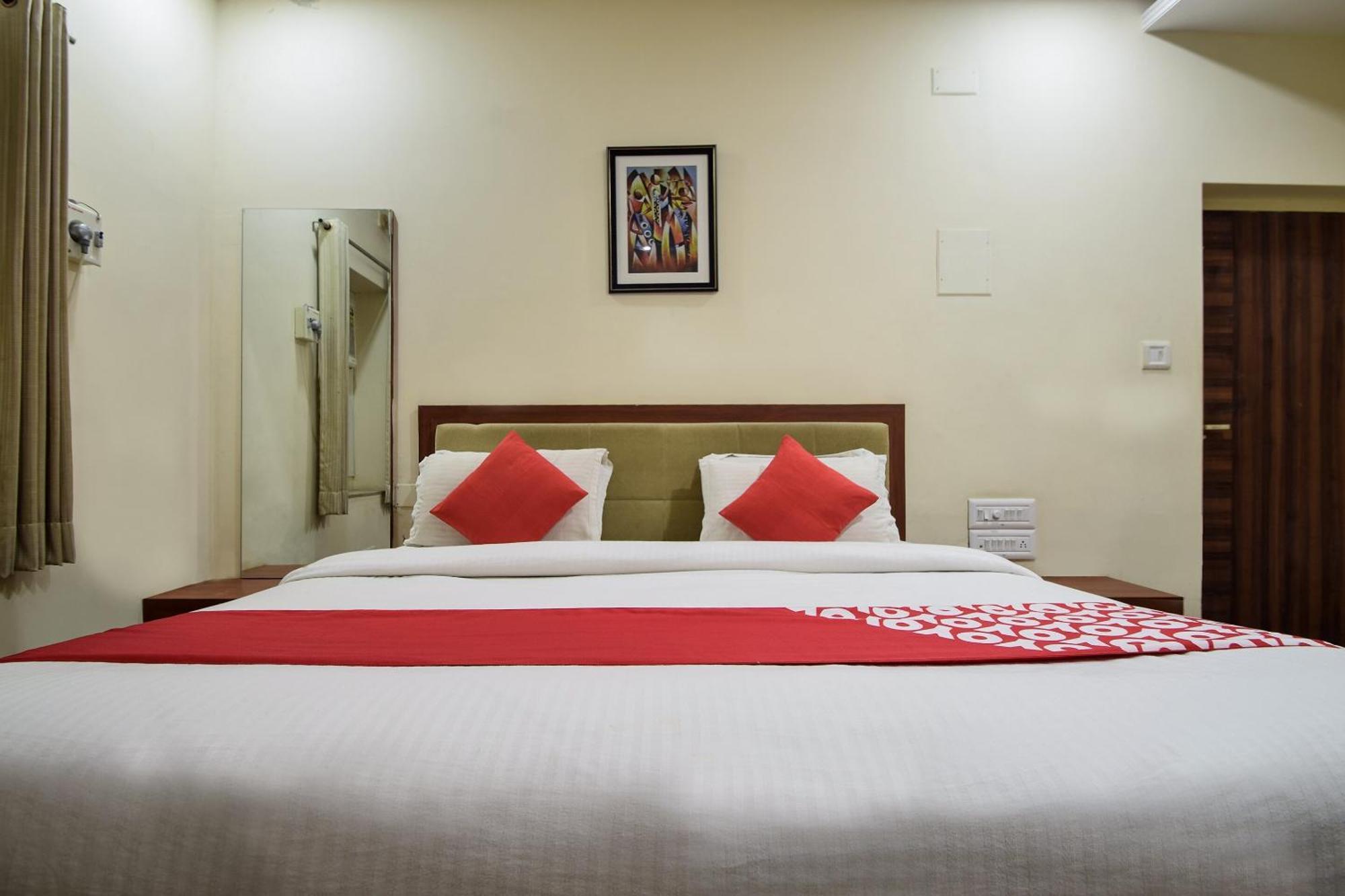 Hotel Collection O Royal Icon à Udaipur Extérieur photo