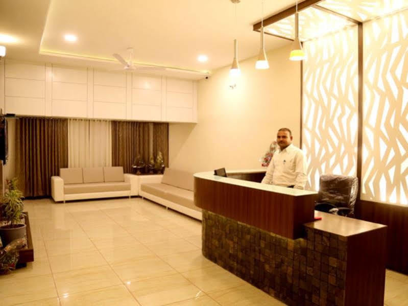 Hotel Collection O Royal Icon à Udaipur Extérieur photo