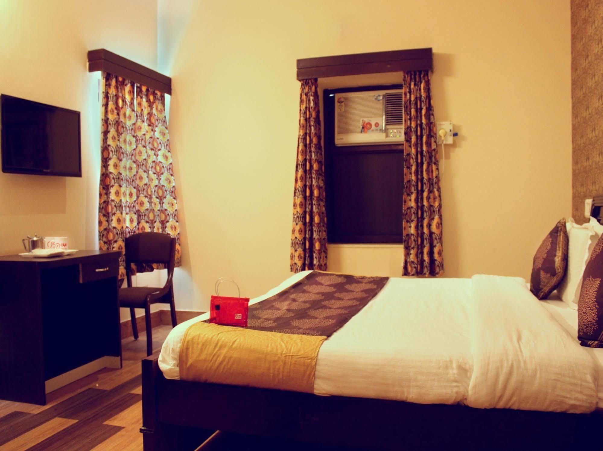 Hotel Collection O Royal Icon à Udaipur Extérieur photo
